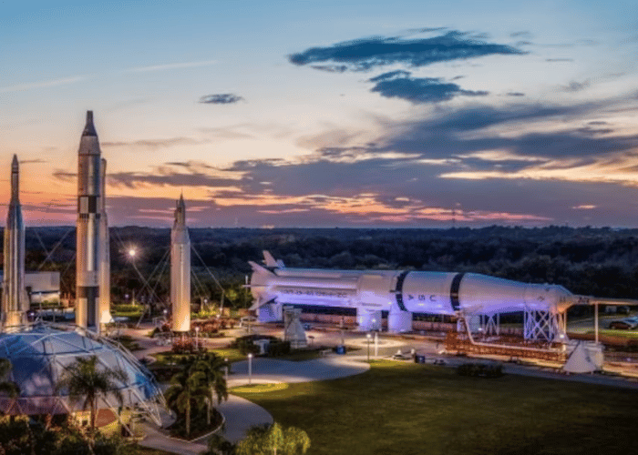 Jardim de Foguetes, na Flórida, aparece no filme brasileiro - Foto: Kennedy Space Center